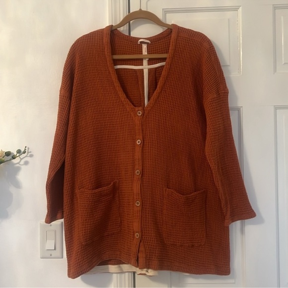 Free People Waffle Knit Oversized Button Front Cardi Tunic Copper - Picture 3 of 13
